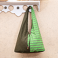 Bolso bandolera de algodón, 'Green Lurik' - Bolso bandolera de algodón a rayas verdes hecho a mano de Java