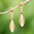 Vergoldete Granatohrringe, 'Evergreen Perseverance' (Ausdauer) - 18k vergoldete, blattförmige Ohrringe mit Granatsteinen