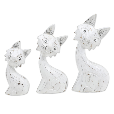 Estatuillas de madera, (juego de 3) - Juego de 3 estatuillas de gato de madera de Albesia blanca hechas a mano