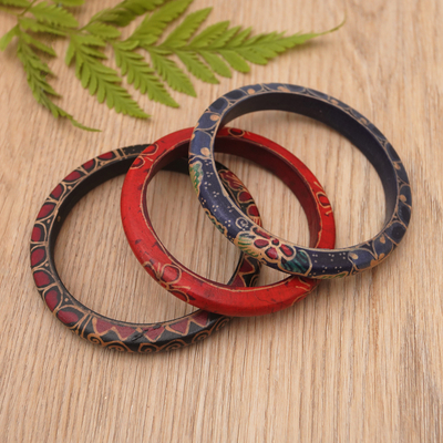Pulseras de madera batik - Juego de 3 pulseras de madera batik wadang florales coloridos