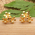 Vergoldete Ohrhänger – 18-karätig vergoldete, florale Tropfenohrringe mit hochglanzpoliertem Finish