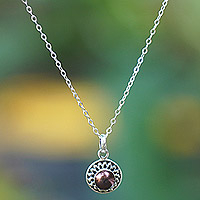 Collar con colgante de perlas cultivadas, 'Magical Glam' - Collar con colgante de perlas cultivadas y plata de ley de Bali