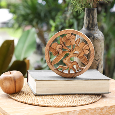 Panel en relieve de madera - Panel en relieve de madera de suar con temática de frangipani tallado a mano