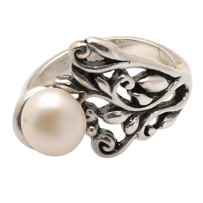 Cultured pearl cocktail ring, 'Happiness' - Cultured Pearl and Sterling Silver Cocktail Ring from Bali