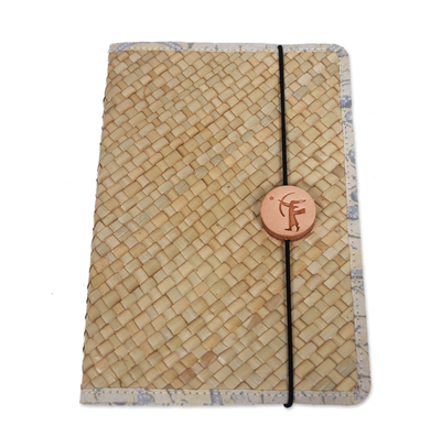 Tagebuch aus Naturfasern - Handgefertigtes Naturfaser-Tagebuch mit entwickelten Batik-Motiven