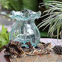 Mundgeblasene Vase aus Glas und Holz, „Sparkling Beauty“ – Einzigartige Vase aus mundgeblasenem Glas und Gamal-Holz, hergestellt in Bali