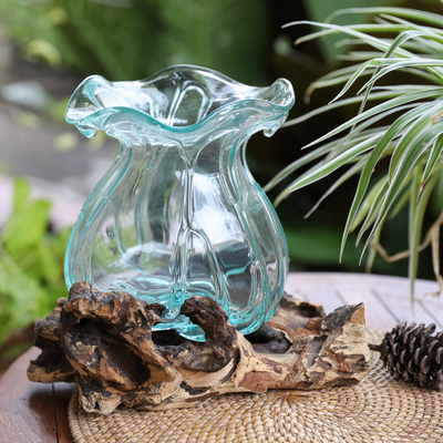 Vase aus mundgeblasenem Glas und Holz - Einzigartige Vase aus mundgeblasenem Glas und Gamal-Holz, hergestellt in Bali
