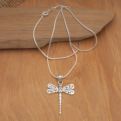 Sterling silver pendant necklace, 'Gianyar Dragonfly' - Dragonfly-Themed Sterling Silver Pendant Necklace from Bali