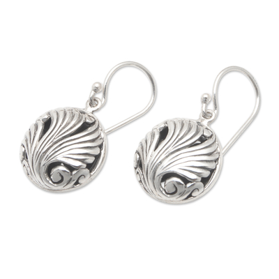Ohrringe aus Sterlingsilber, 'Blooming Winds', baumelnd - Floral Runde Sterling Silber Ohrringe baumeln in Bali Crafted