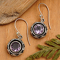 Pendientes colgantes de amatista, 'Batur in Purple' - Pendientes colgantes de plata de ley con piedra de amatista redonda