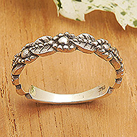 Sterling silver band ring, 'Vine Grandeur' - Vine Leaf-Themed Sterling Silver Band Ring from Bali