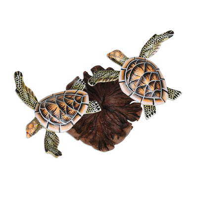 Escultura de madera - Escultura de tortuga marina de madera sobre una base en forma de hongo