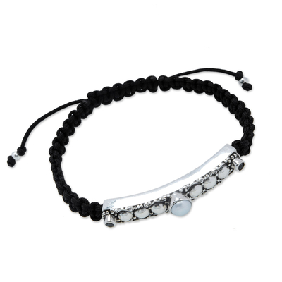 Cultured pearl and blue topaz macrame pendant bracelet, 'Delightful Sparkle' - Cultured Pearl Blue Topaz & Silver Macrame Pendant Bracelet