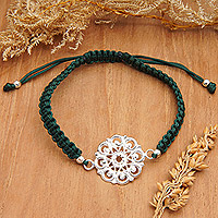 Sterling silver macrame pendant bracelet, 'Forest Serenity' - Floral Green Macrame Bracelet with Polished Pendant