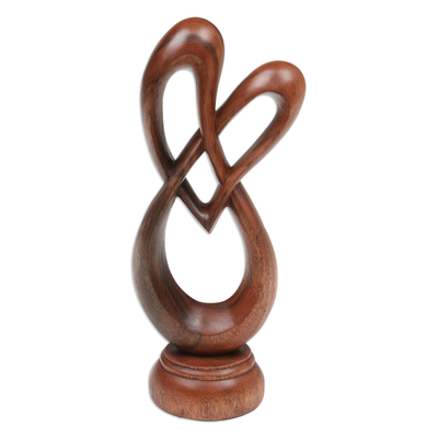 Escultura de madera - Escultura de madera de suar en forma de corazón en un tono marrón natural