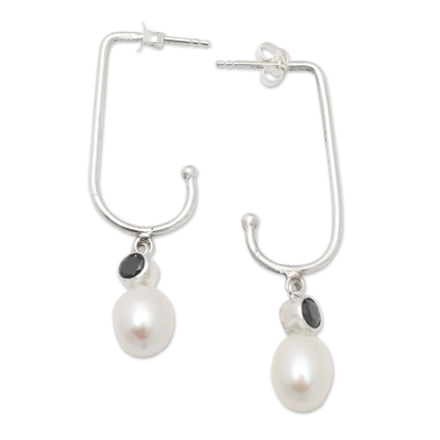 Pendientes colgantes de perlas cultivadas y ónix - Aretes colgantes de perlas cultivadas blancas y ónix facetado