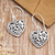 Pendientes colgantes de plata de ley - Pendientes colgantes de plata de ley con forma de corazón y motivos Frangipani
