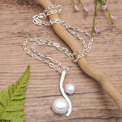 Sterling Silver Pendant Necklace with Grey Cultured Pearls