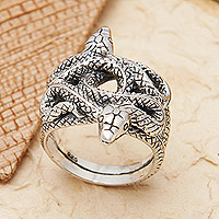 Sterling silver cocktail ring, 'Viper Union' - Snake-Themed Sterling Silver Cocktail Ring from Bali