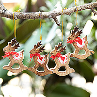 Adornos navideños de madera, 'Adorable Deer' (conjunto de 4) - Adornos de ciervo mecedores de madera de Albesia hechos a mano (conjunto de 4)
