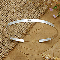 Manschettenarmband aus Sterlingsilber, „Your Joy“ – Poliertes, minimalistisches Joy-Manschettenarmband aus Sterlingsilber