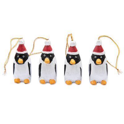 Adornos de madera, (juego de 4) - 4 adornos navideños de pingüinos de madera pintados a mano de Bali