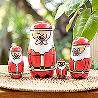 Muñecas nido de teca reciclada, 'Santa Matryoshka' (juego de 4) - Juego de 4 muñecas nido de Papá Noel de teca reciclada pintadas a mano