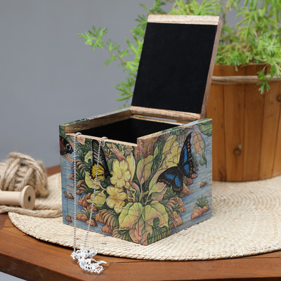Schmuckschatulle aus Holz - Schmuckschatulle aus handbemaltem Holz mit Schmetterlingsblatt- und Blumenmotiv
