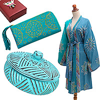 Set de regalo seleccionado, 'Turquoise Treasure' - Set de regalo seleccionado con bata de mano turquesa y caja decorativa
