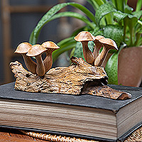 Escultura de madera, 'Mushroom Realm' - Escultura de setas de madera de Jempinis y Benalu hechas a mano