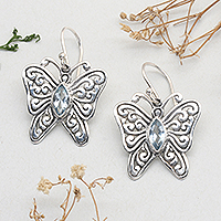Blautopas-Ohrhänger, „Magischer Schmetterling“ – Blautopas-Schmetterlings-Ohrhänger aus Sterlingsilber