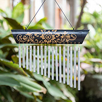 Bambus-Windspiel, „Morning Symphony“ – Blumen-Windspiel aus Bambus und Aluminium, handgefertigt in Bali