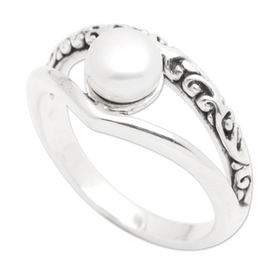Cultured pearl single stone ring, 'Celestial Ocean' - Balinese Modern Grey Cultured Pearl Single Stone Ring