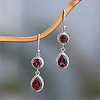 Granat-Ohrhänger, „Splendid Red“ – 925er Silber-Ohrhänger mit runden und birnenförmigen Granatsteinen