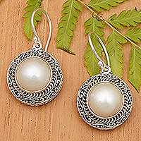 Pendientes colgantes de perlas Mabe cultivadas, 'Ocean Moonlight' - Pendientes colgantes de plata de ley con perlas Mabe cultivadas