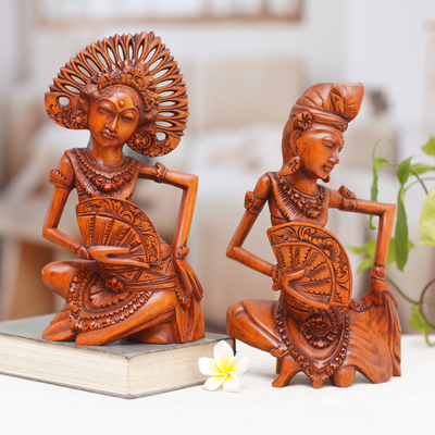 Esculturas de madera, (juego de 2) - Conjunto de 2 esculturas de Oleg de madera de suar talladas a mano de Bali