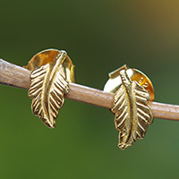 Aretes chapados en oro, 'Triunfo en el bosque' - Aretes de hojas chapados en oro de 22k altamente pulidos
