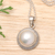 collar con colgante de perlas cultivadas - Collar con colgante de perlas cultivadas blancas pulidas de Bali