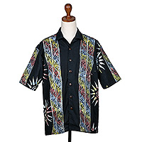Camisa batik de algodón para hombre, 'Dark Chakra' - Camisa con botones de algodón Batik con temática de chakra de manga corta para hombre