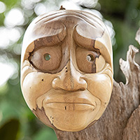 Máscara de madera, 'Abuelo triste' - Máscara de hombre envejecido de madera de hibisco inspiradora tallada a mano