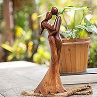 Escultura de madera, 'Pasión prometida' - Escultura romántica semiabstracta de madera de suar tallada a mano
