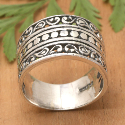 Sterling silver band ring, 'Awakening Garden' - Traditional Balinese Leafy Sterling Silver Band Ring