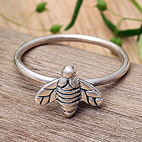 Sterling silver cocktail ring, 'Bee Luminous' - Polished and Oxidized Sterling Silver Bee Cocktail Ring