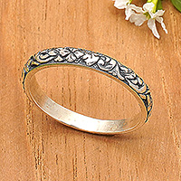 Sterling silver band ring, 'Climbing Petals' - Polished and Oxidized Spring-Themed Sterling Silver Ring