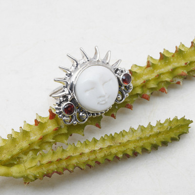 Garnet cocktail ring, 'Passionate Sunrise' - High-Polished Sun-Themed Natural Round Garnet Cocktail Ring