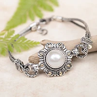 Gold-accented cultured mabe pearl pendant bracelet, 'White Sunflower' - 18k Gold-Accented White Cultured Mabe Pearl Pendant Bracelet
