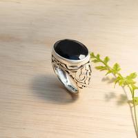 Onyx single stone ring, 'The Garden of Love' - 8.5 Carat Onyx Silver Single Stone Ring with Leaf Patterns