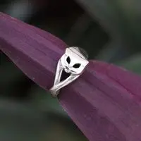 Sterling silver band ring, 'Feline Reach' - High-Polished Cat-Shaped Modern Sterling Silver Band Ring