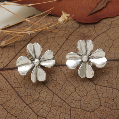 Sterling silver stud earrings, 'Charming Clover' - Architectural Clover-Themed Polished Silver Stud Earrings