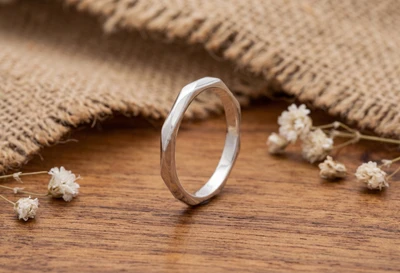 Sterling silver band ring, 'Minimalist Glow' - Minimalist Sterling Silver Band Ring with Geometric Design